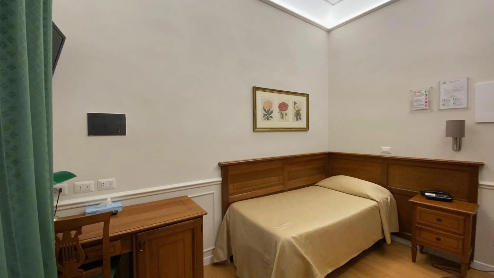 Albergo Chiusarelli Siena 3*,  Italy
