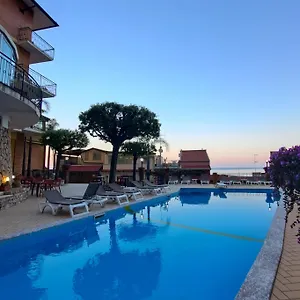 https://corallo-taormina-98039.sicilyhotelsitaly.net