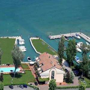 https://yachting-hotel-mistral.it-lombardy.com